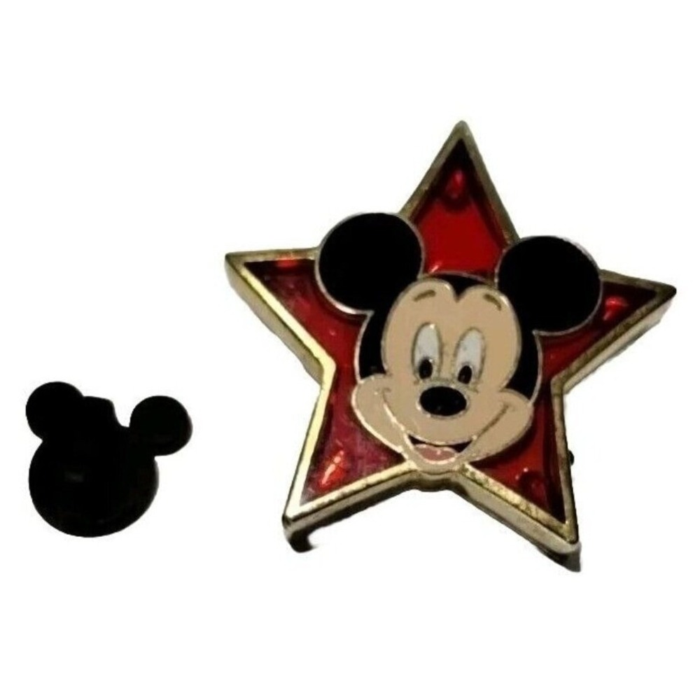 Disney Pin‎ Trading 2005 Mickey Mouse Red Star Enamel Collectible Pin